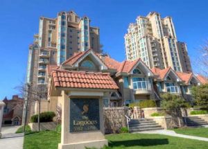 The Lagoons - 1152 Sunset Drive, Kelowna  V1Y 9R7